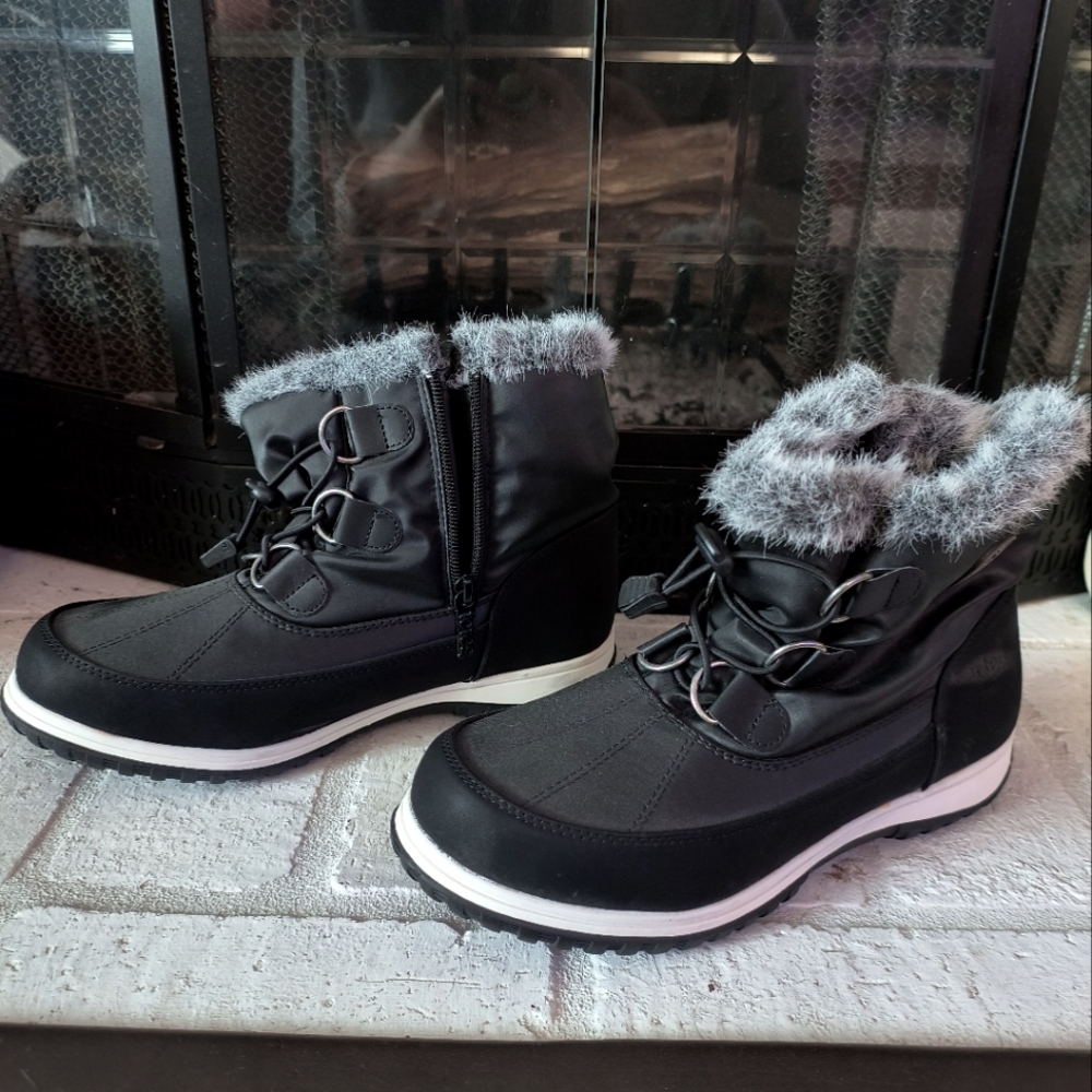 Totes Annie Snow booties!